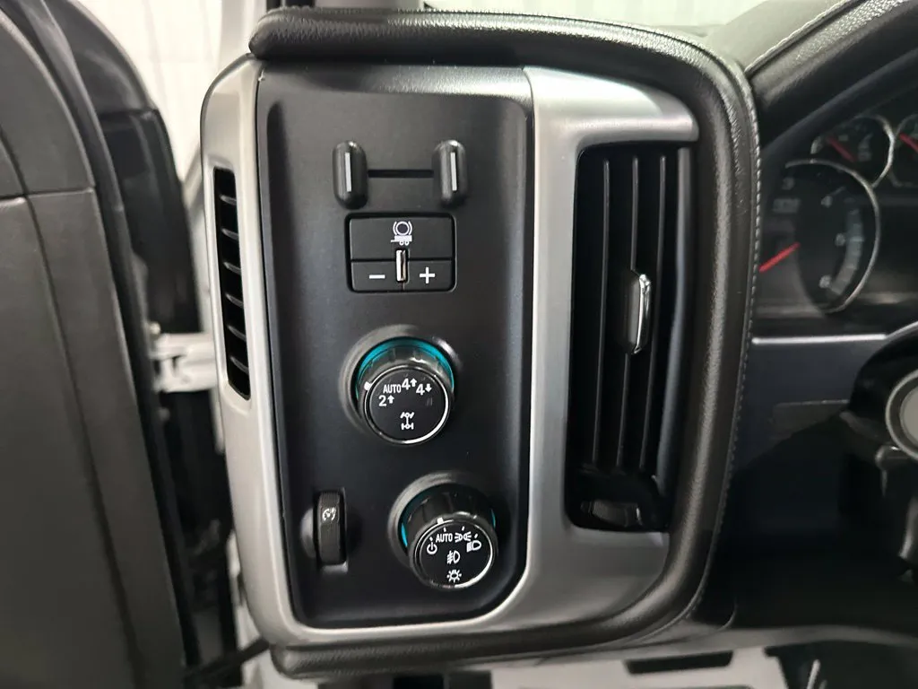 GMC Sierra photo 18