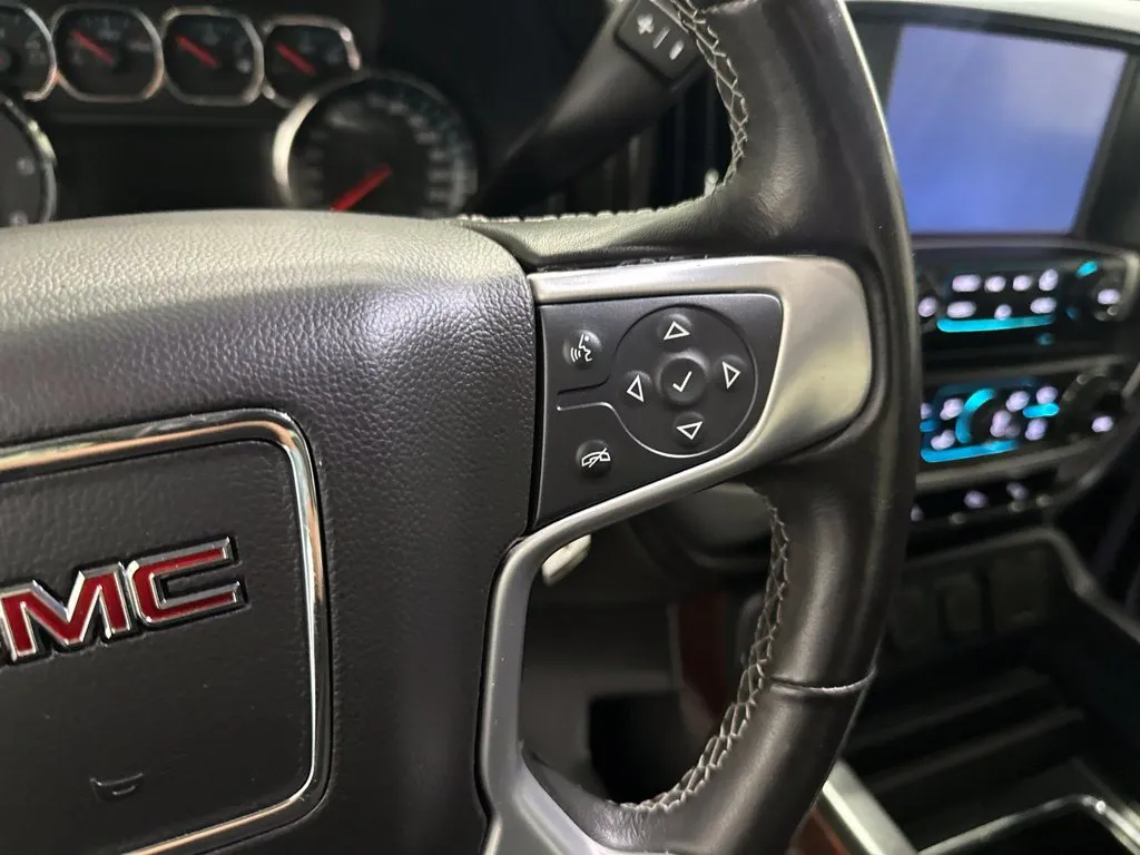 GMC Sierra photo 21