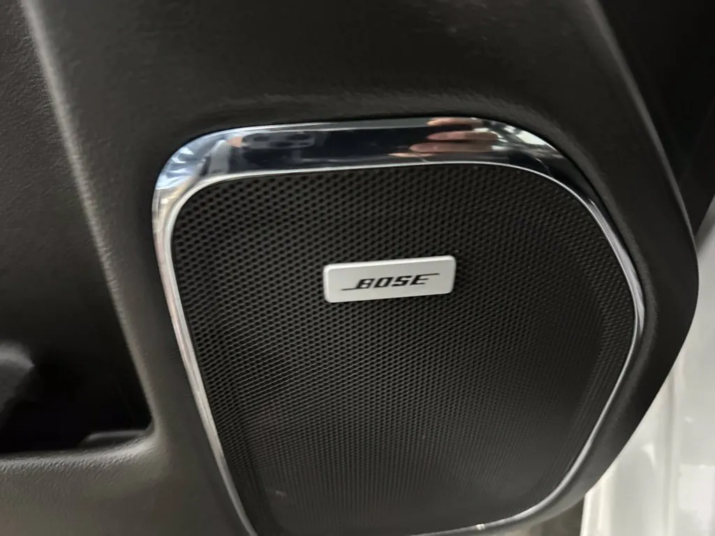 GMC Sierra photo 13