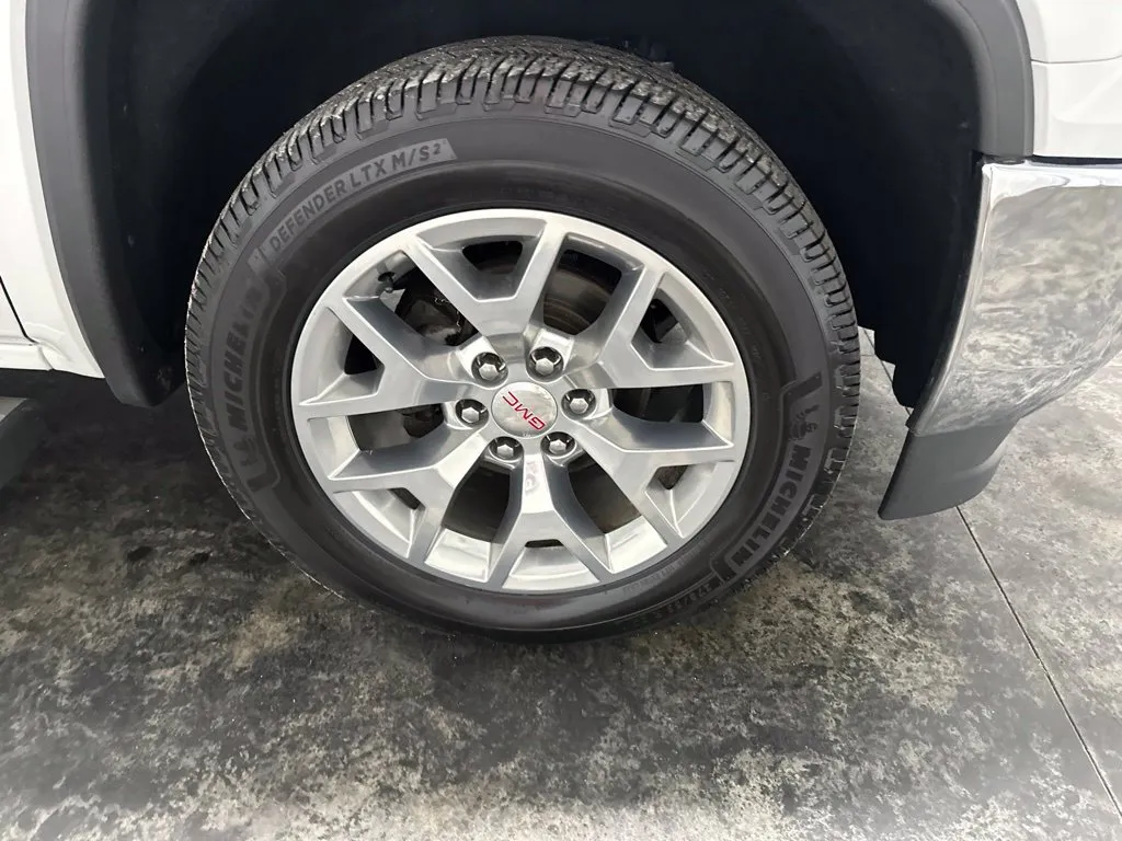 GMC Sierra photo 4