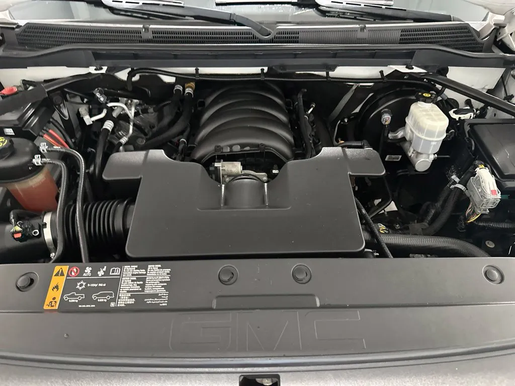 GMC Sierra photo 11