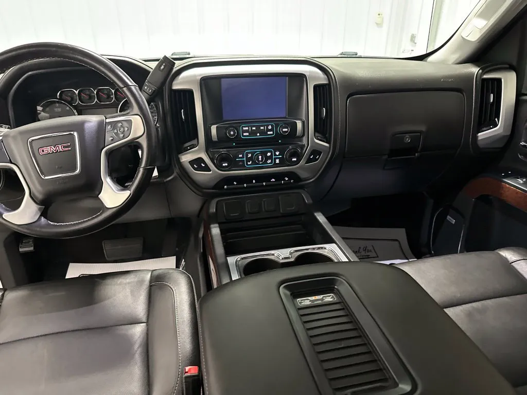 GMC Sierra photo 16