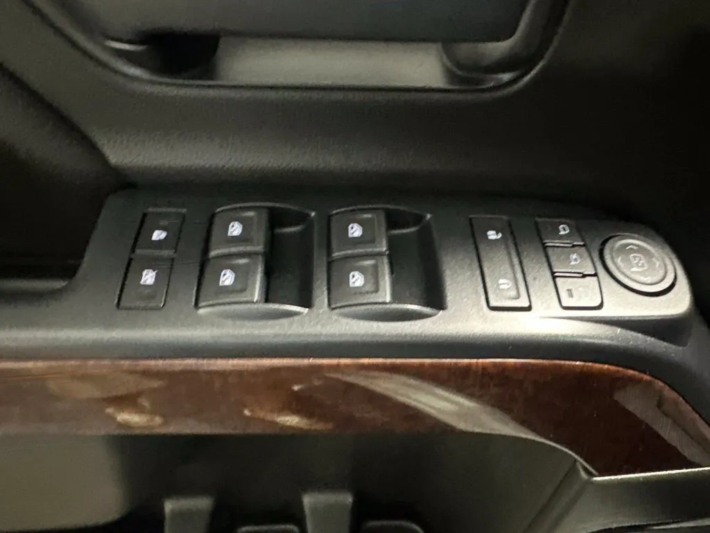 GMC Sierra photo 14