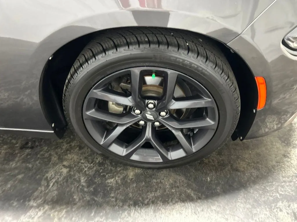 Dodge Charger photo 10