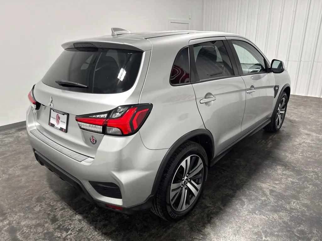 Mitsubishi Outlander Sport photo 6