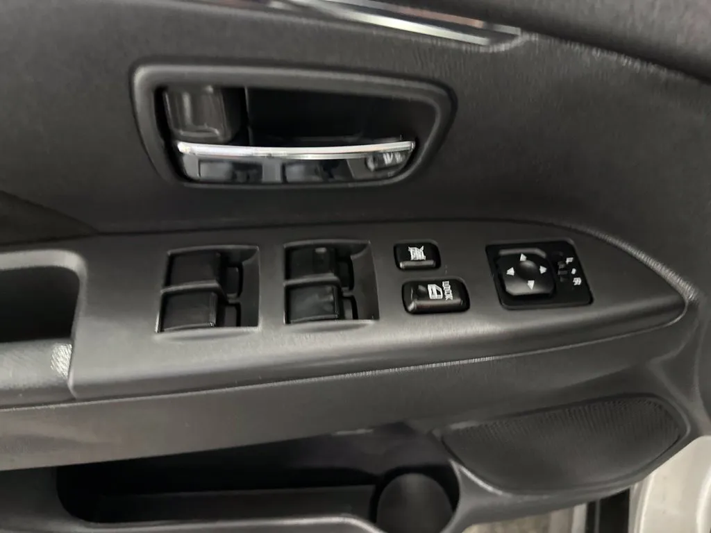 Mitsubishi Outlander Sport photo 11