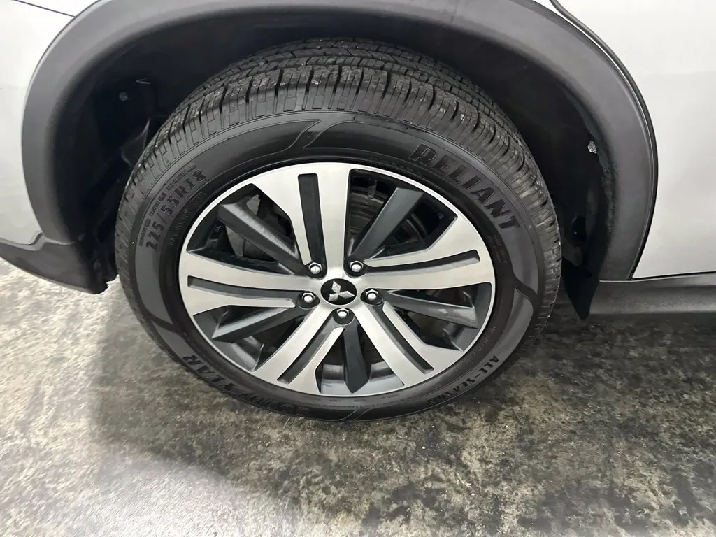 Mitsubishi Outlander Sport photo 5