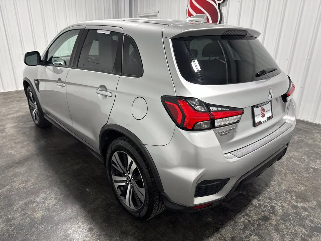 Mitsubishi Outlander Sport photo 8