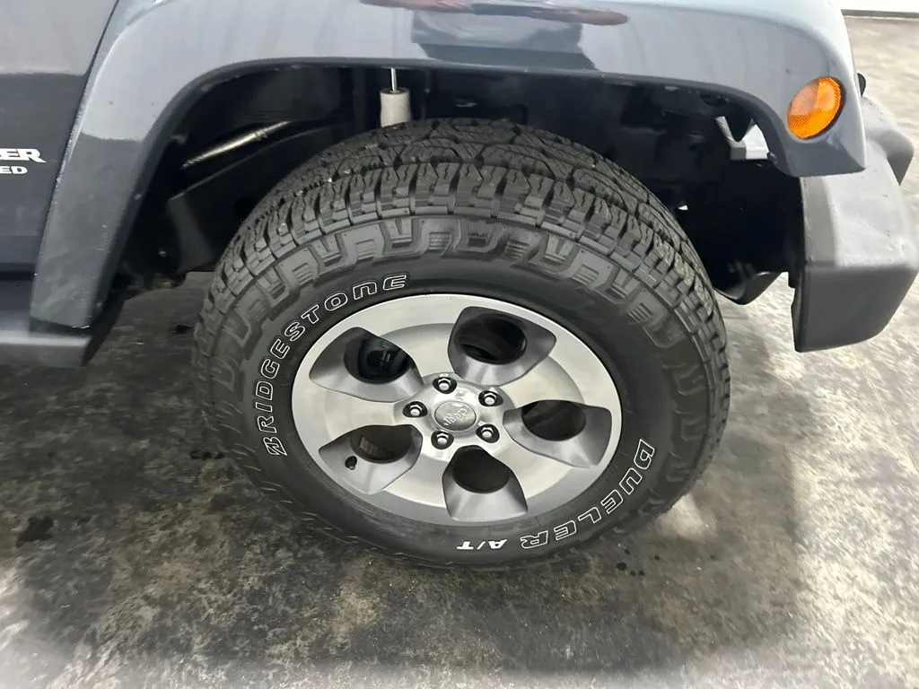 Jeep Wrangler photo 10