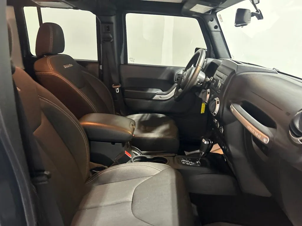 Jeep Wrangler photo 17