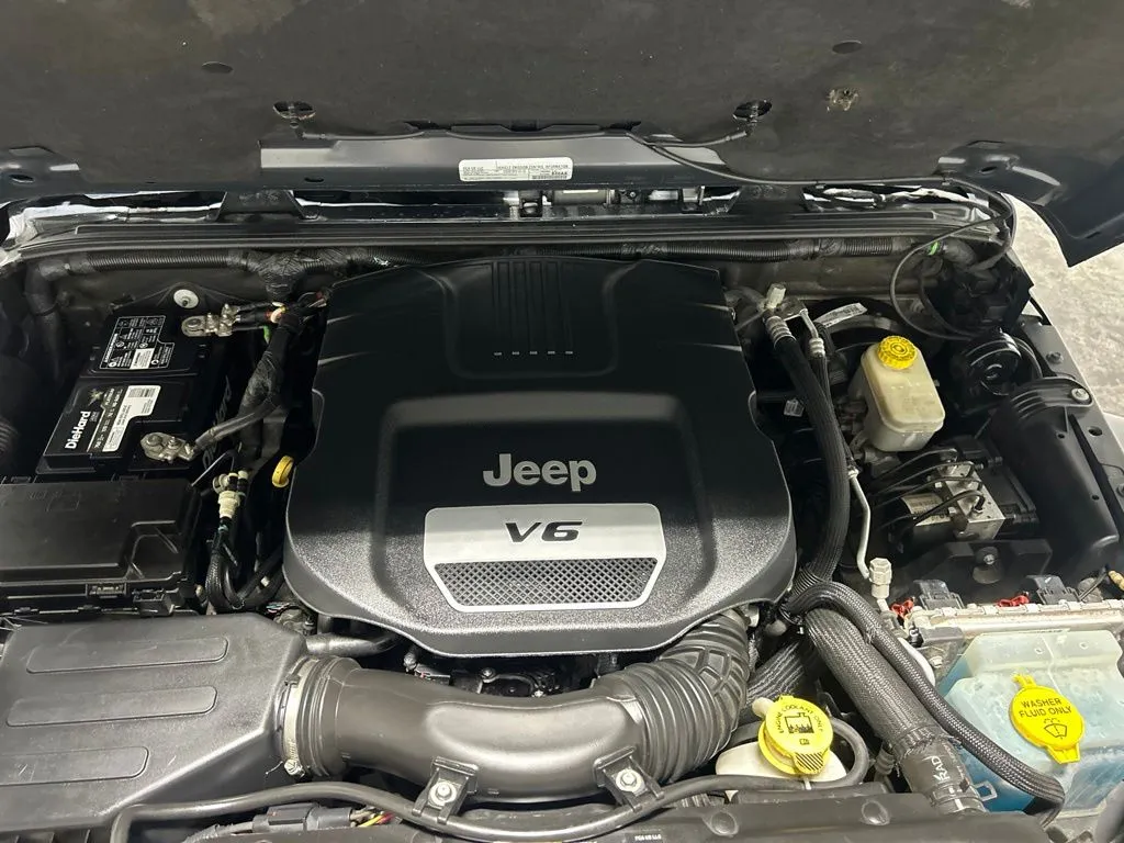 Jeep Wrangler photo 11
