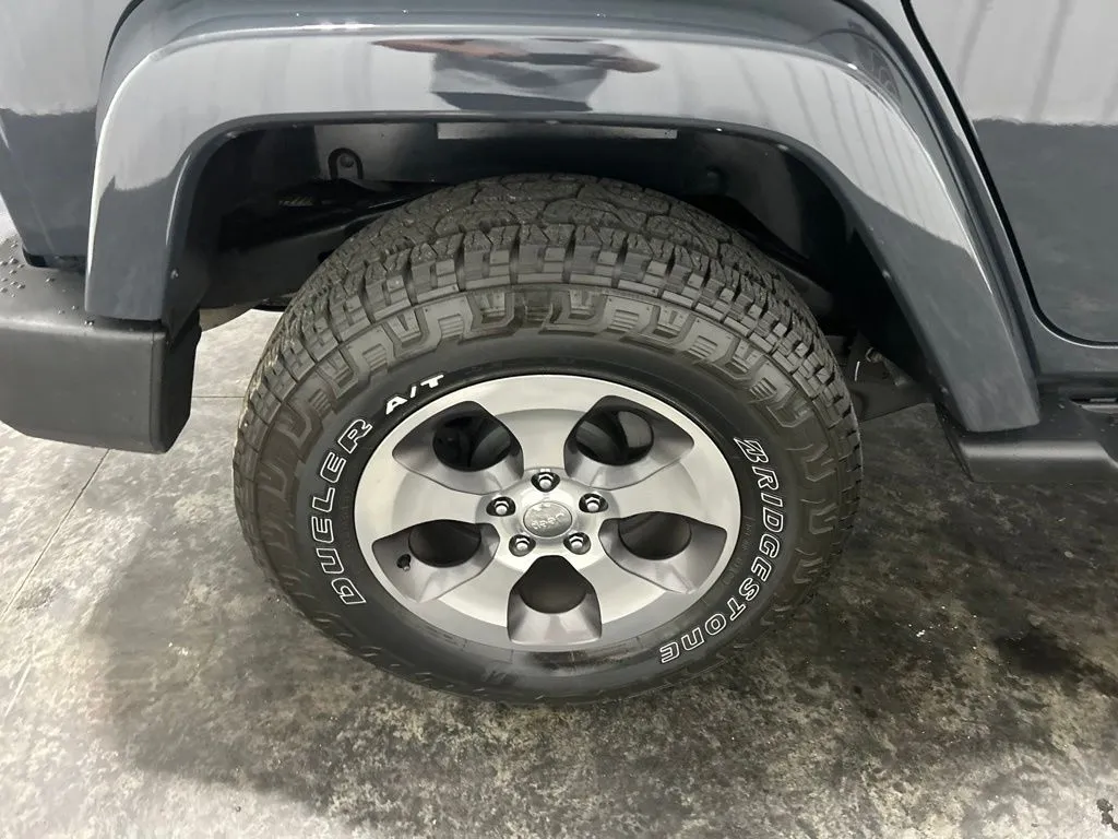 Jeep Wrangler photo 9