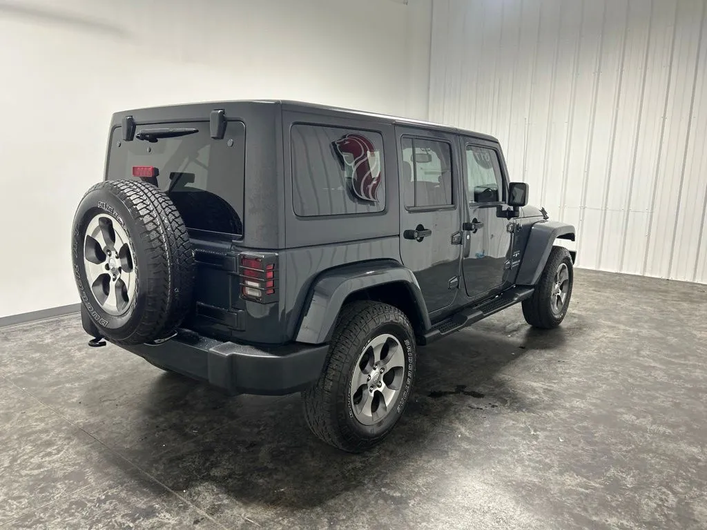 Jeep Wrangler photo 4