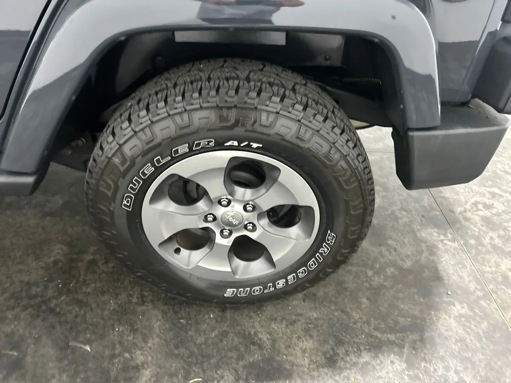 Jeep Wrangler photo 8