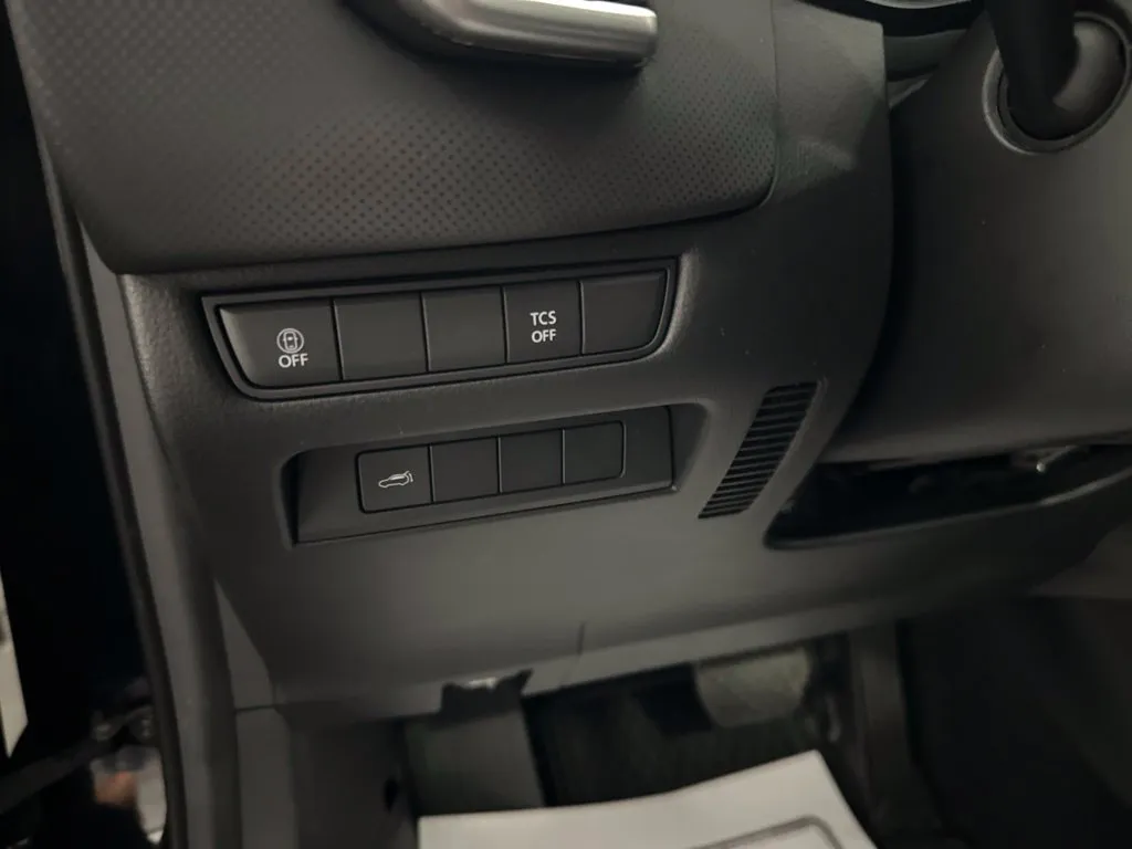 Mazda CX-50 photo 17