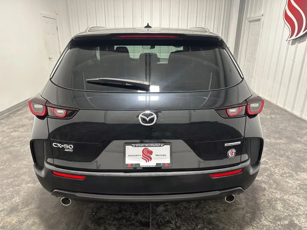 Mazda CX-50 photo 8