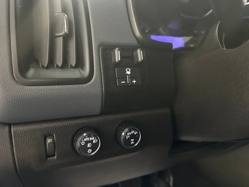 Chevrolet Colorado photo 16