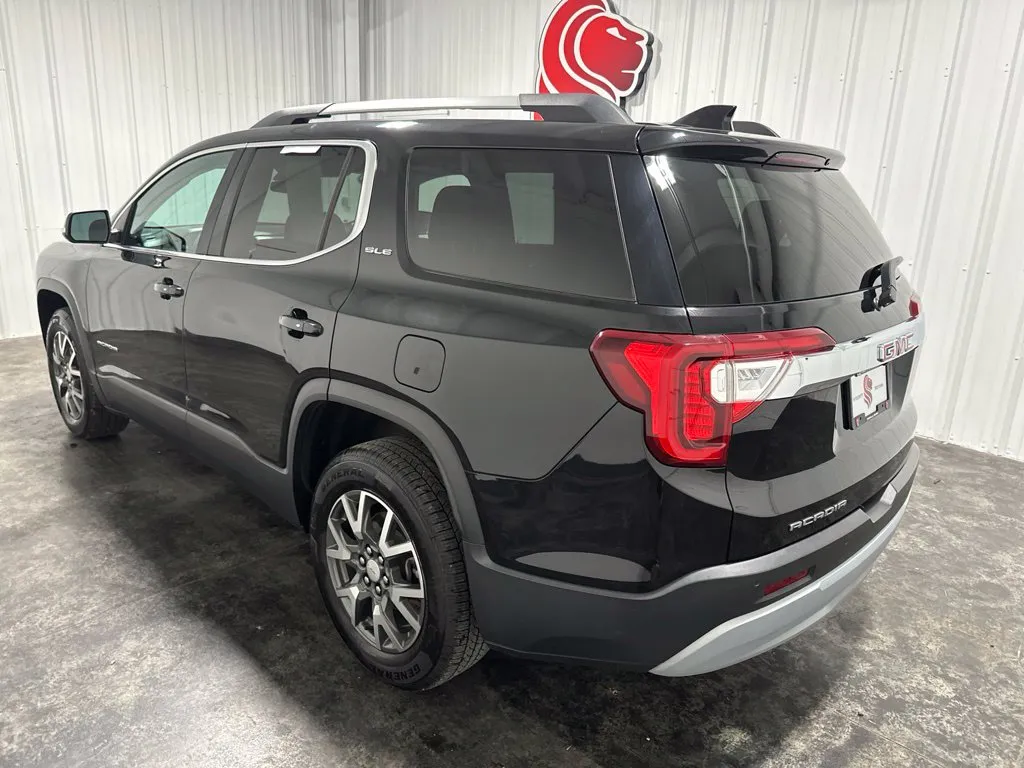 GMC Acadia photo 8