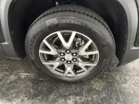 More photos of 2021 GMC Acadia SLE at Integrity Motors Group, IN