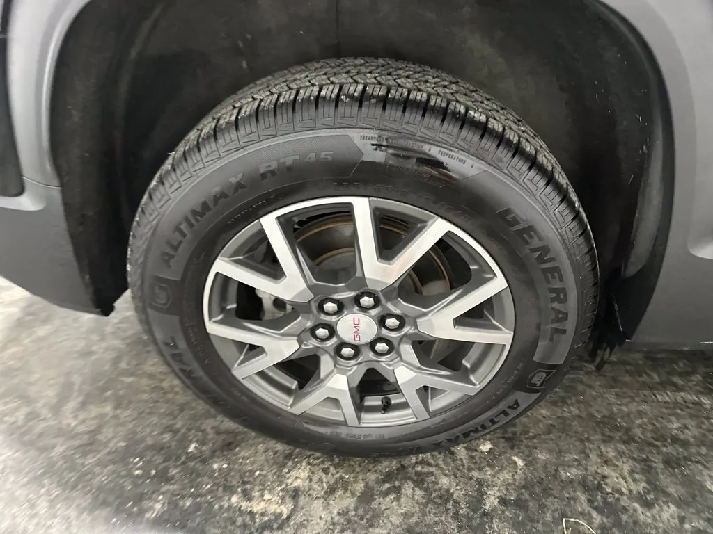 GMC Acadia photo 5