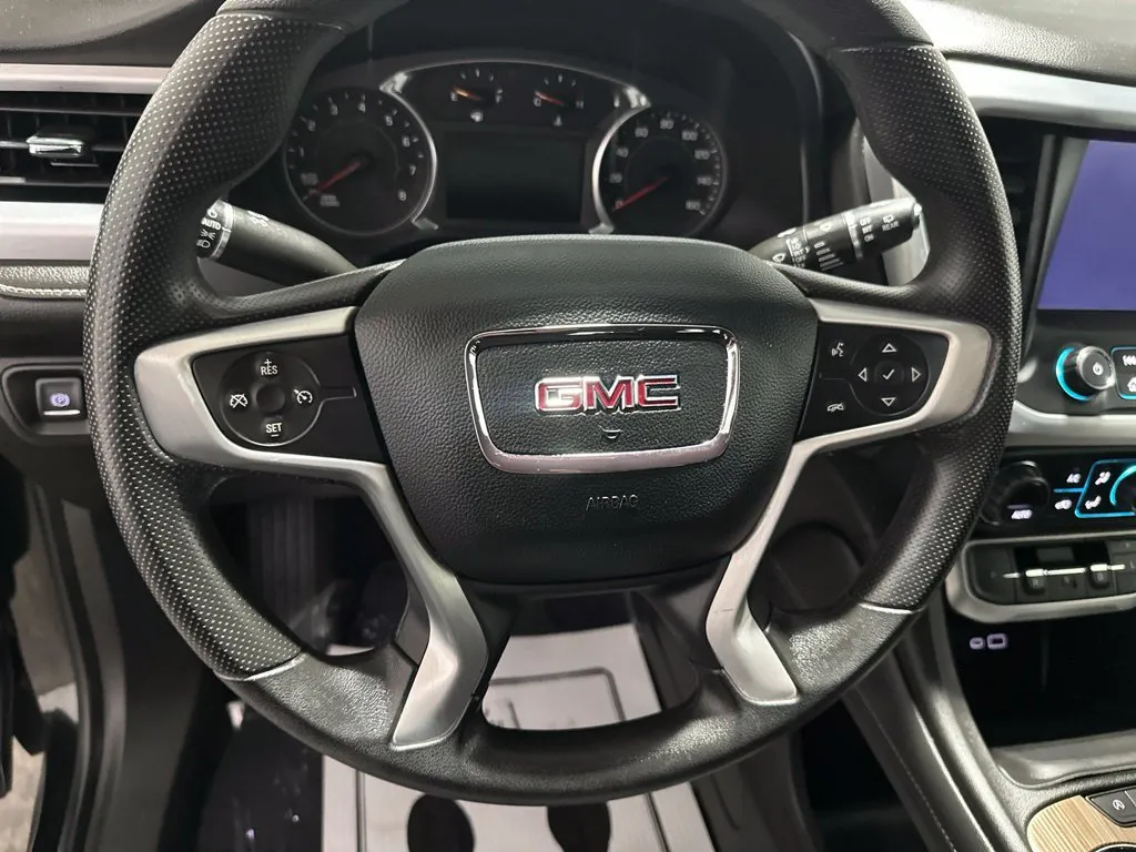 GMC Acadia photo 15
