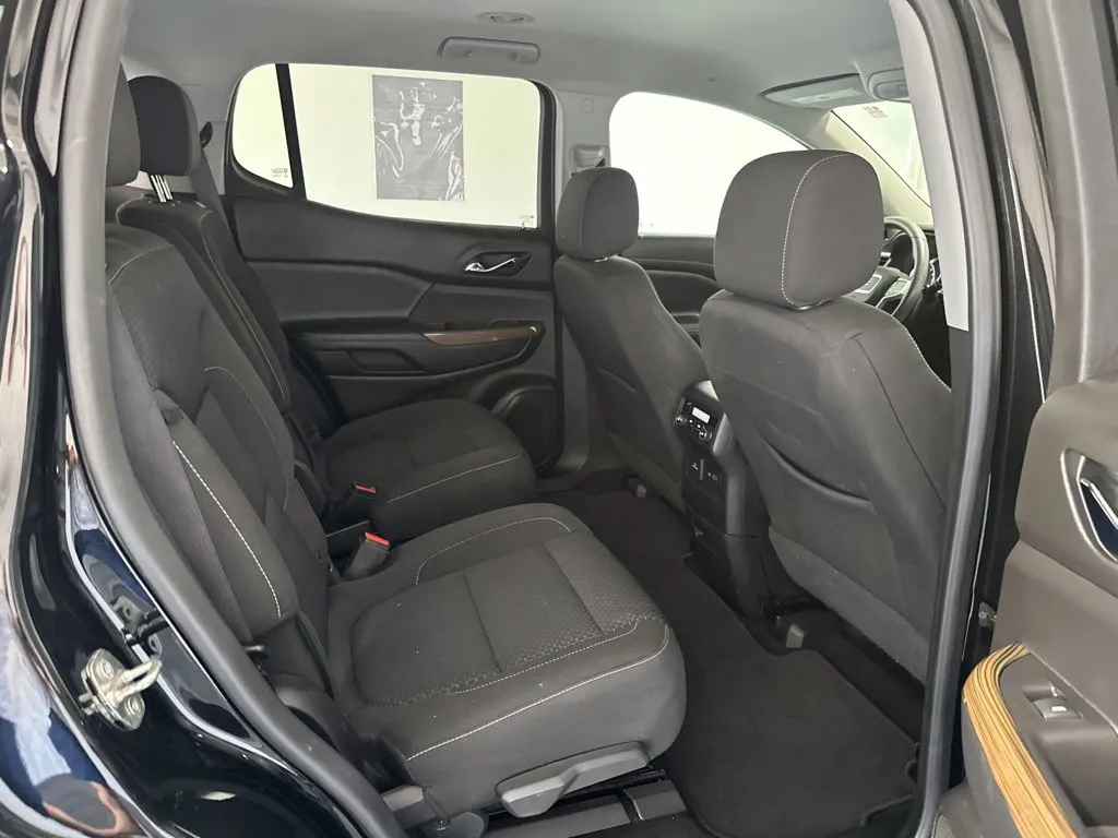 GMC Acadia photo 26