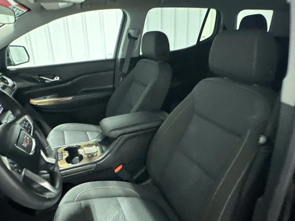 GMC Acadia photo 22