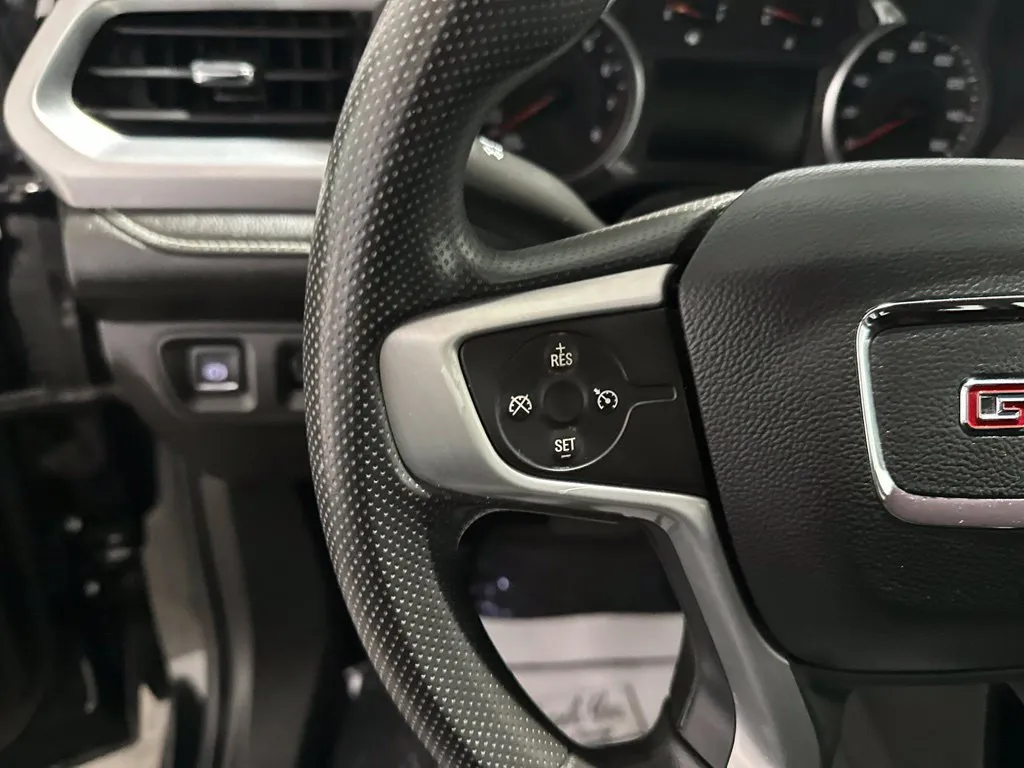 GMC Acadia photo 16