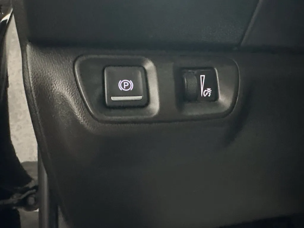GMC Acadia photo 14