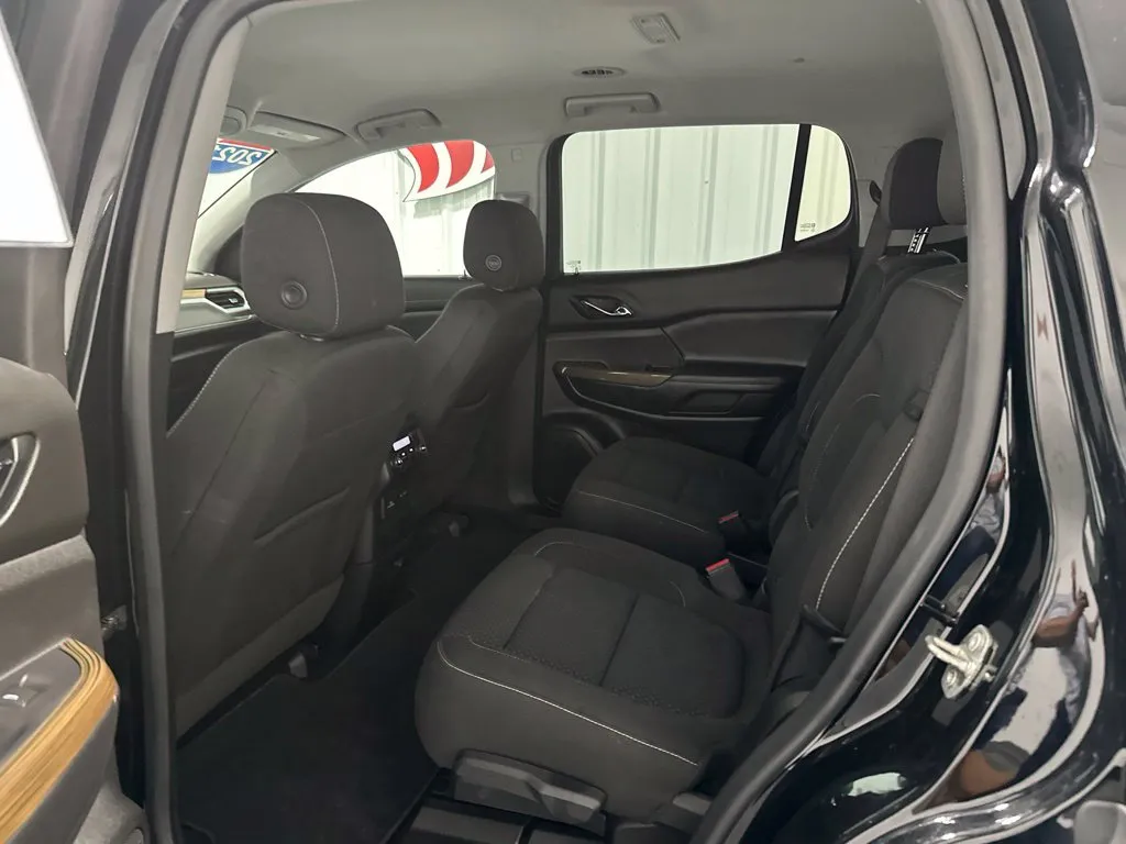 GMC Acadia photo 23