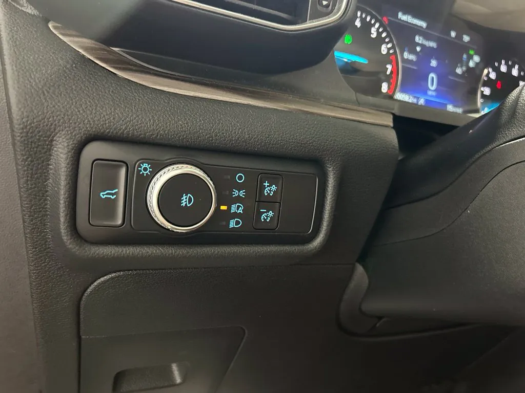 Ford Explorer photo 34