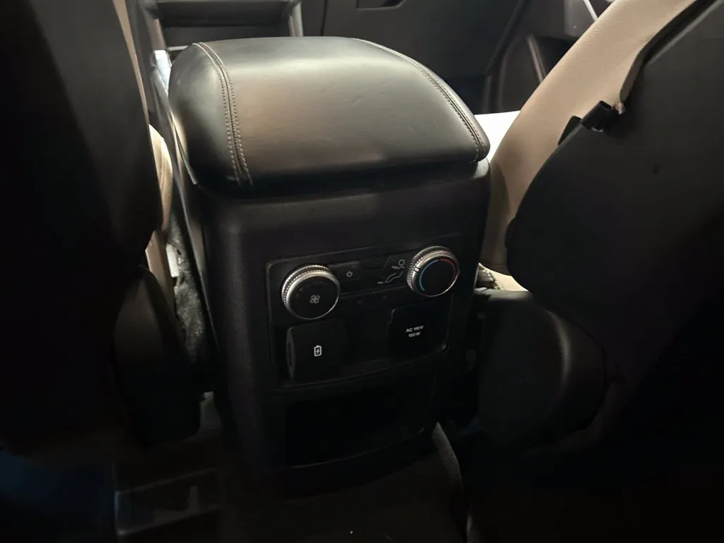 Ford Explorer photo 19