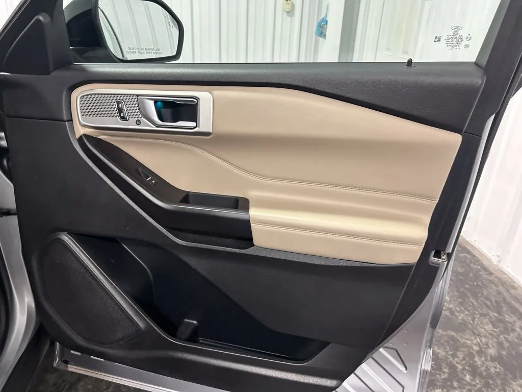 Ford Explorer photo 22