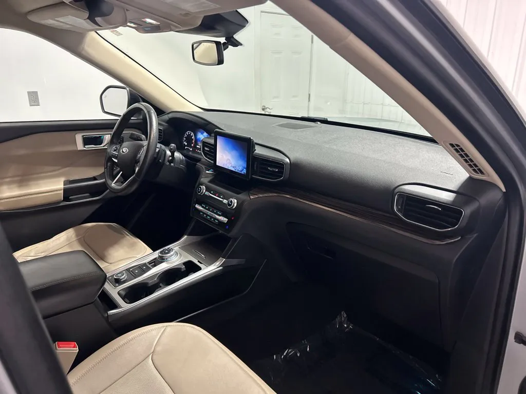Ford Explorer photo 21