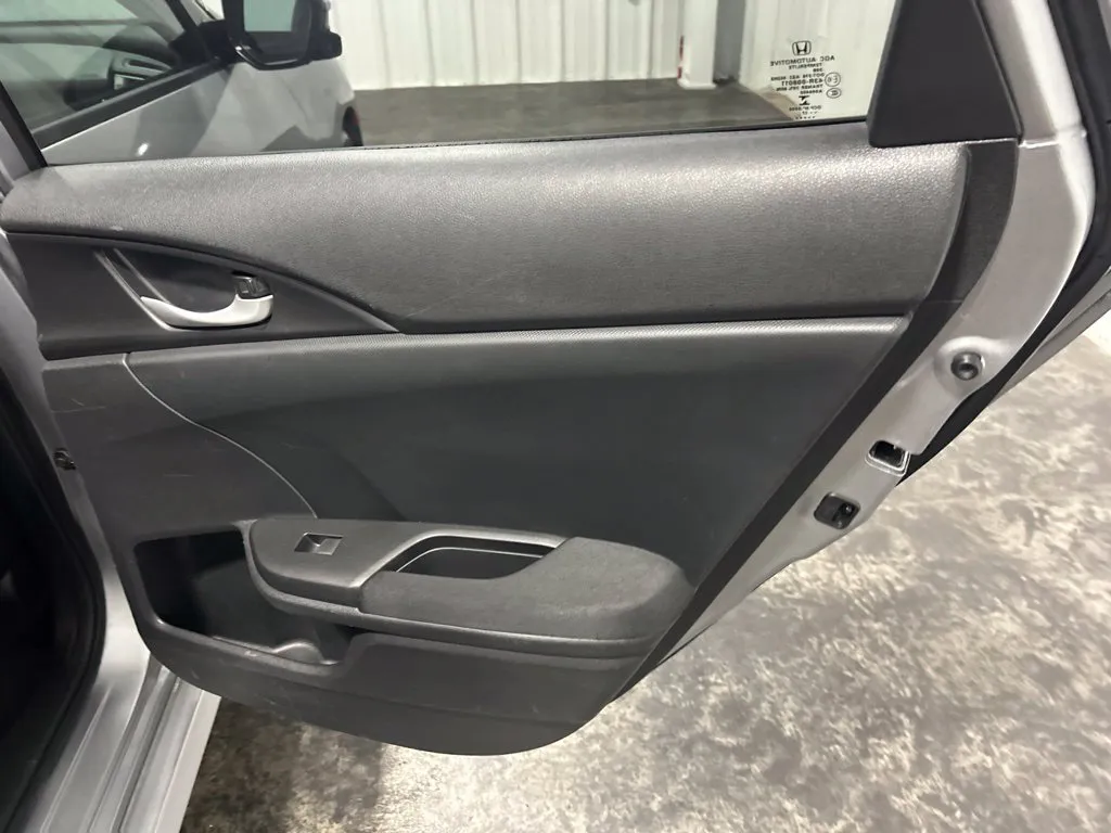 Honda Civic photo 23