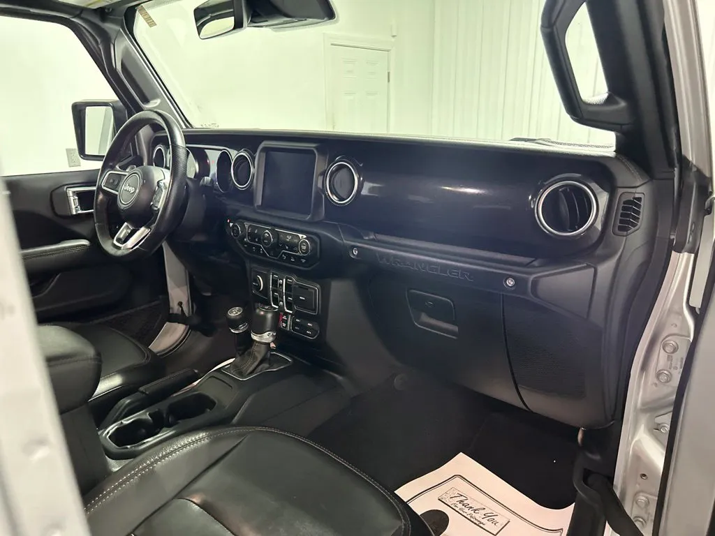 Jeep Wrangler photo 26