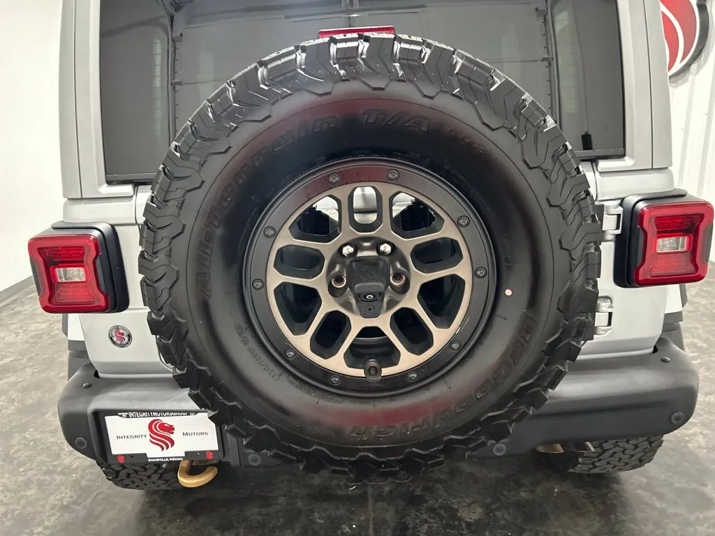 Jeep Wrangler photo 11