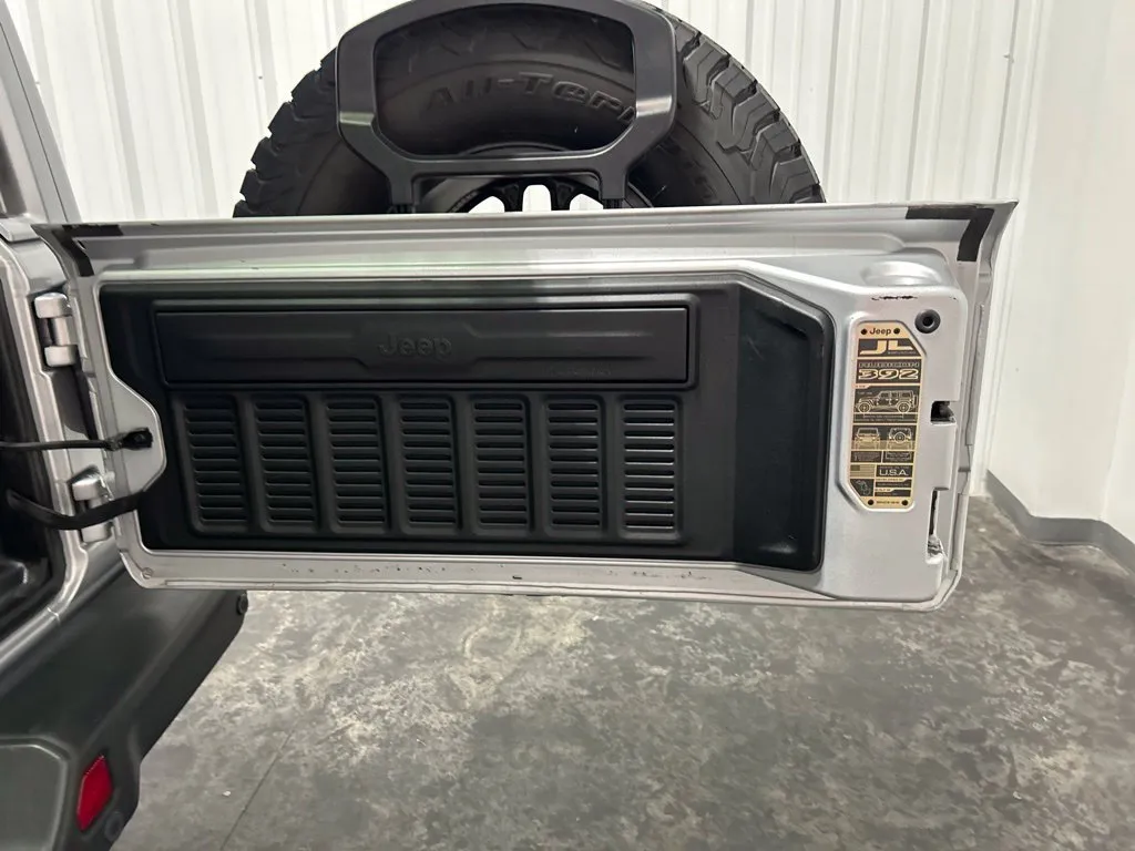 Jeep Wrangler photo 24