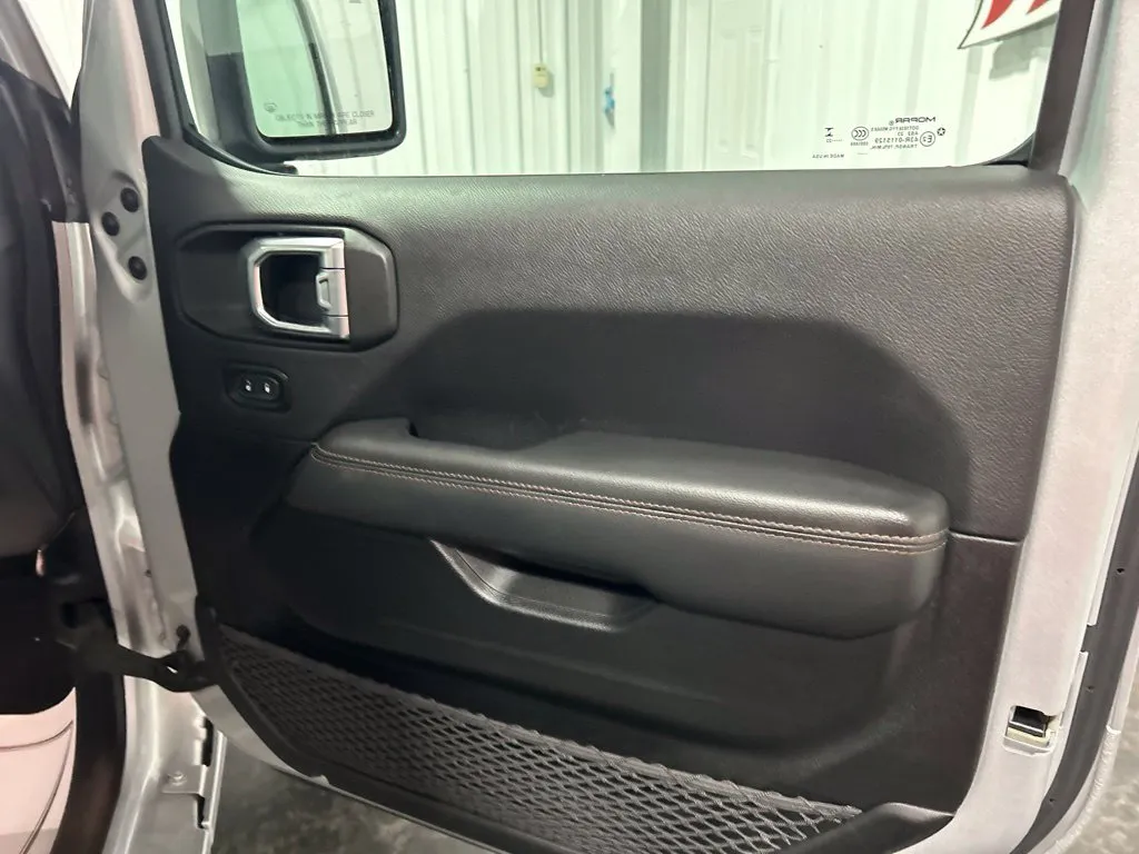 Jeep Wrangler photo 27