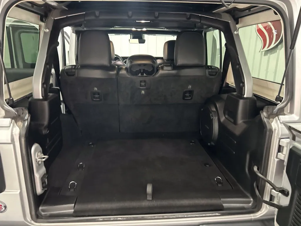 Jeep Wrangler photo 22