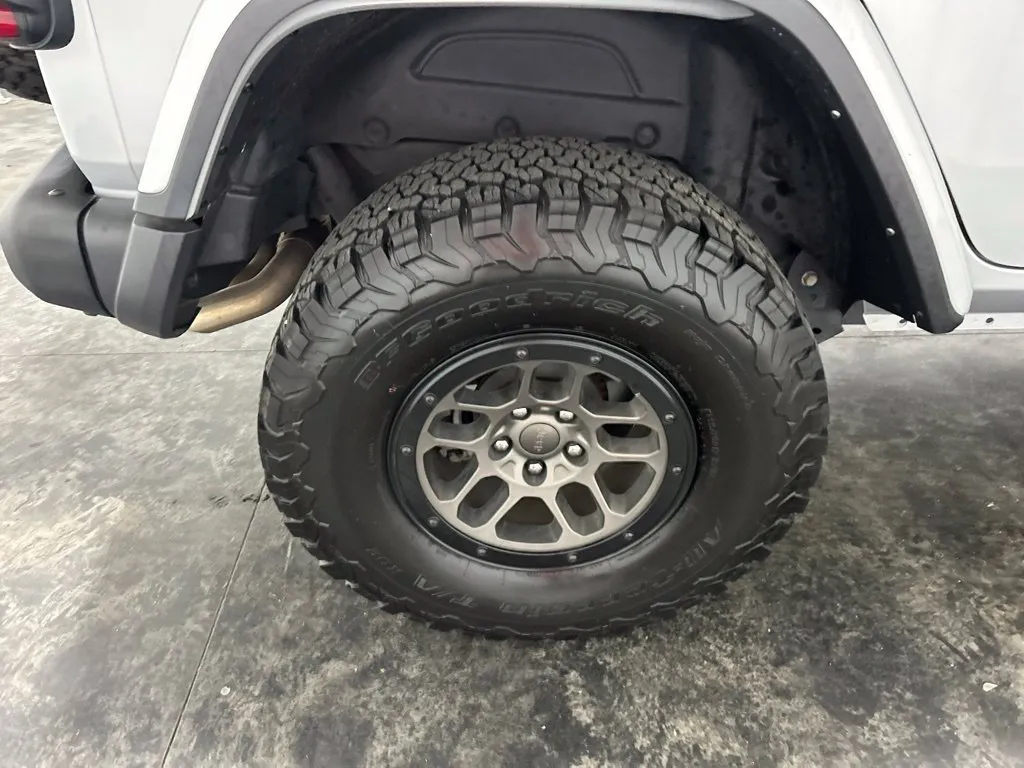 Jeep Wrangler photo 12