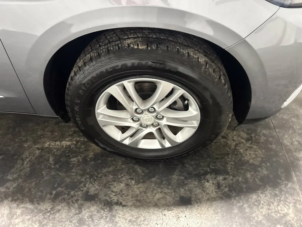 Buick Enclave photo 10