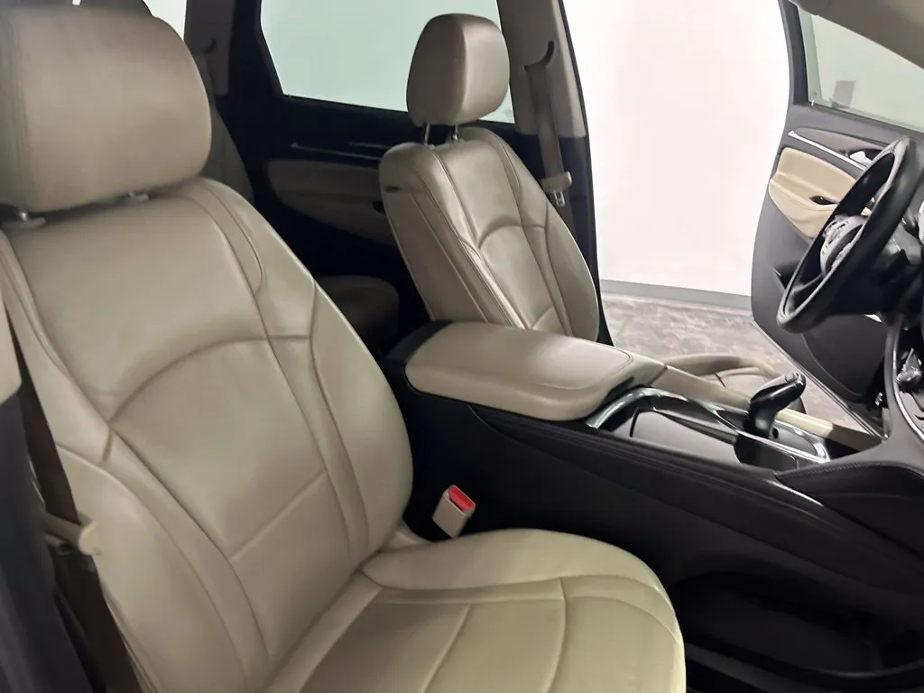 Buick Enclave photo 19