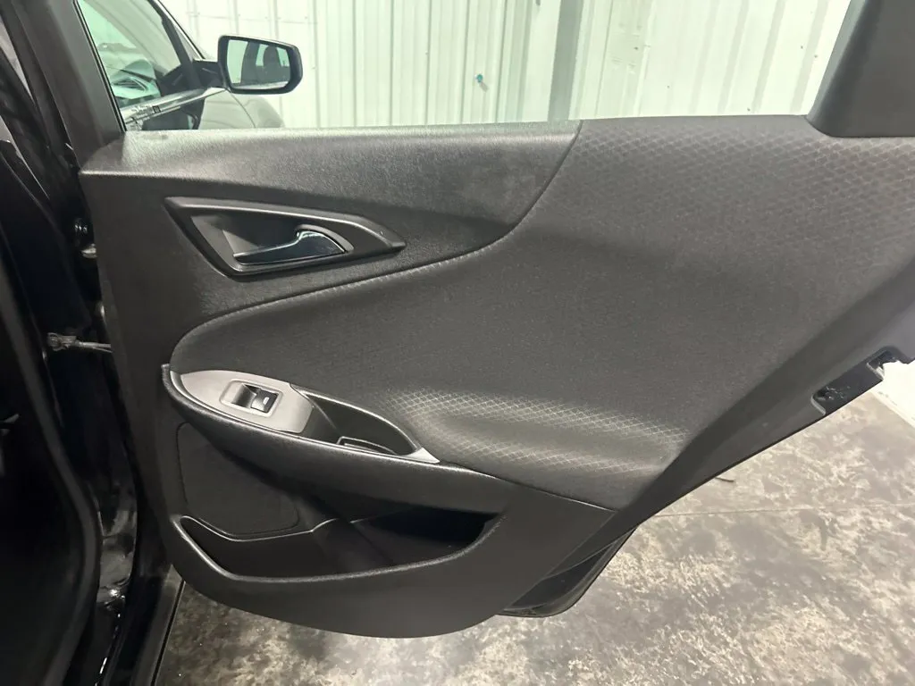Chevrolet Malibu photo 24