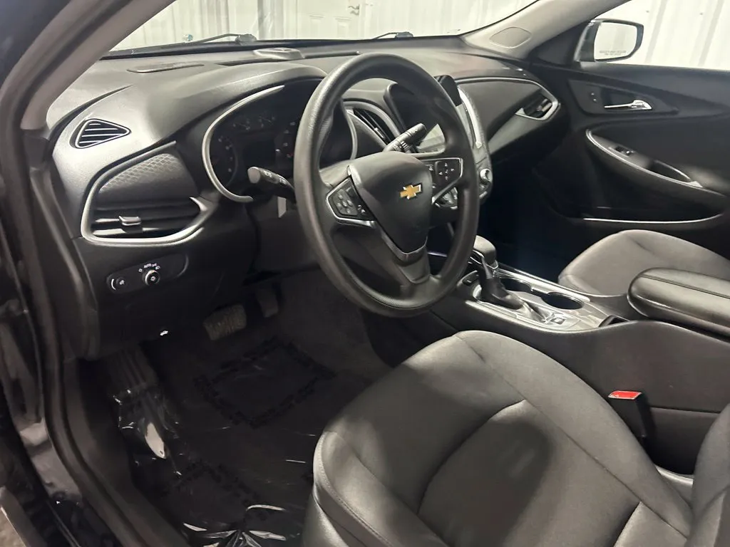 Chevrolet Malibu photo 13