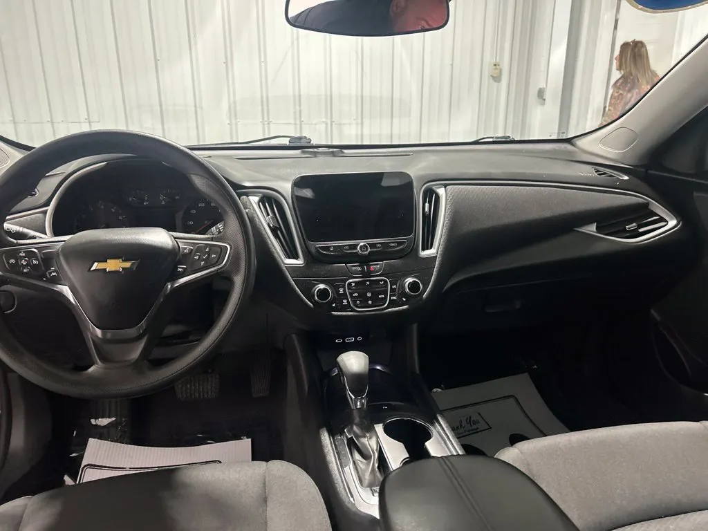 Chevrolet Malibu photo 18