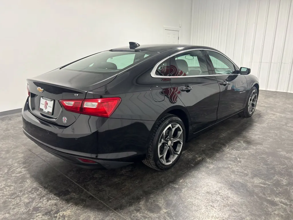 Chevrolet Malibu photo 4