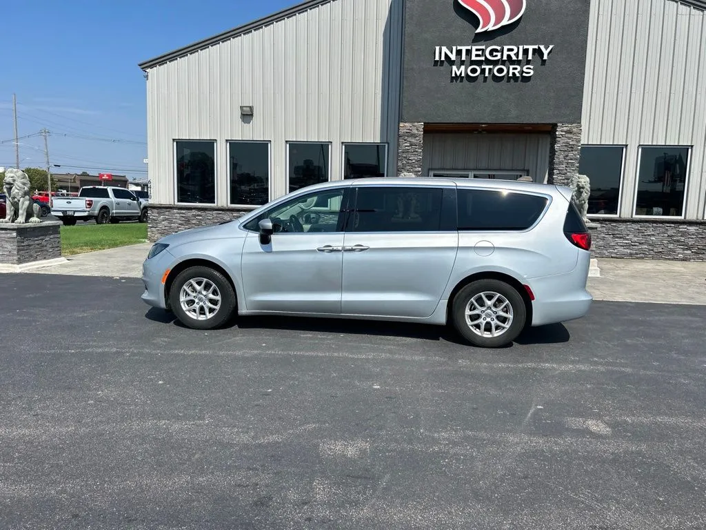 Chrysler Voyager photo 2