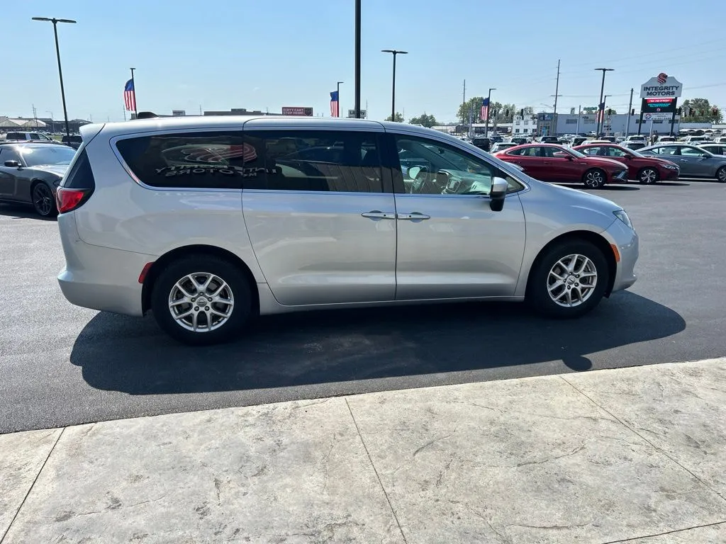 Chrysler Voyager photo 6