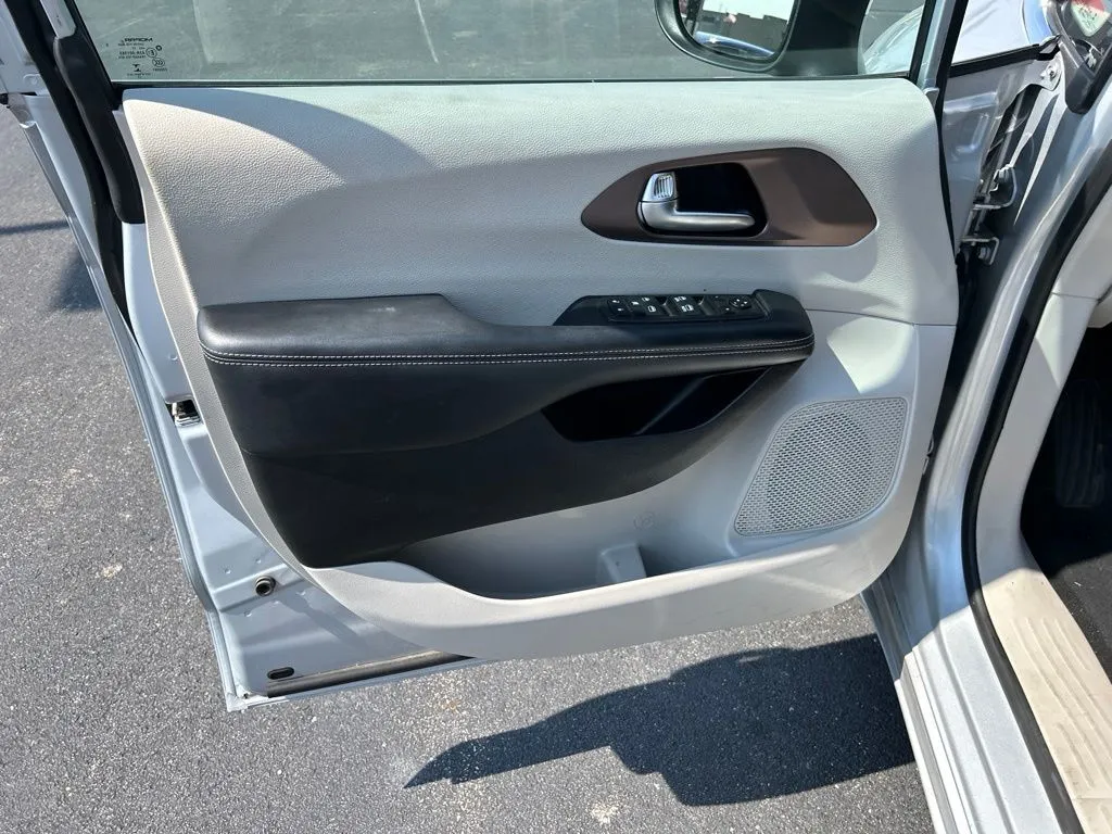 Chrysler Voyager photo 15